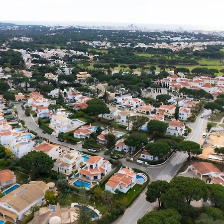 Vila Uno By Hellovacations *