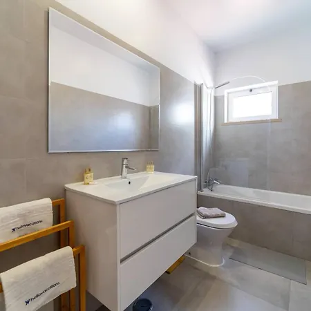 Vila Uno By Hellovacations