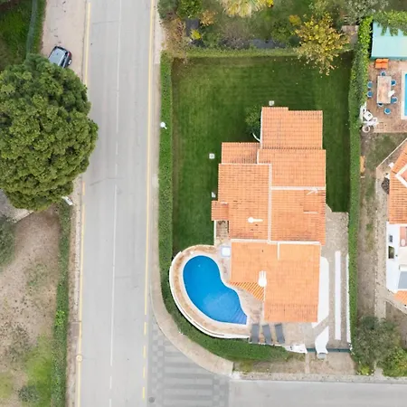 Vila Uno By Hellovacations *